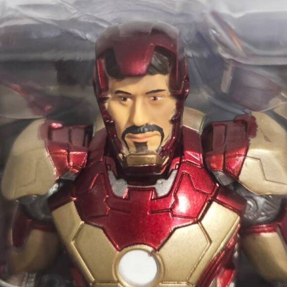 Iron Man Armor Action Figure Iron Man 3 Mark 42 Diamond Marvel Select - Picture 4 of 11